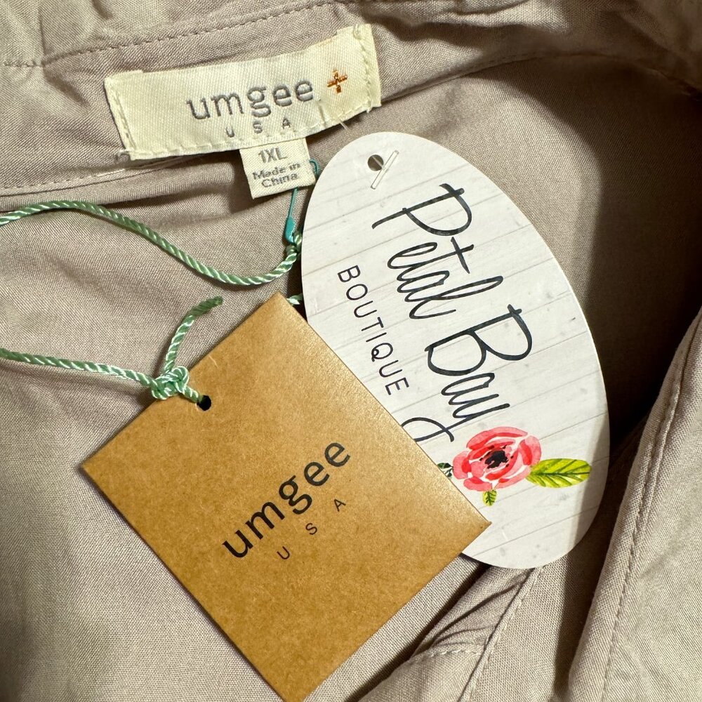 UMGEE Gray Baby Doll Style Button Down Top NWT - Picture 4 of 7